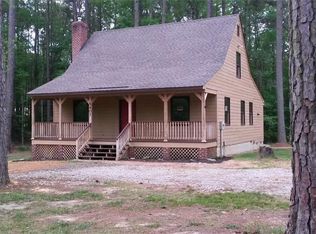 5401 Red Gate Dr, Disputanta, VA 23842