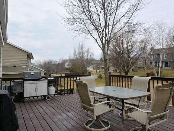 5th image of 2730 Field Dr