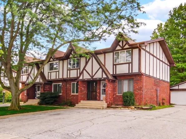 805 Wellington Dr, Dyer, IN 46311