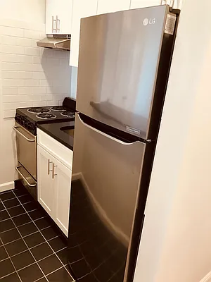 Rented by Metropolis Real Estate of Manhattan | media 23