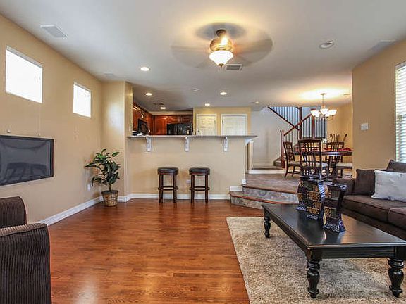 3rd image of 2543 N Central Park Blvd