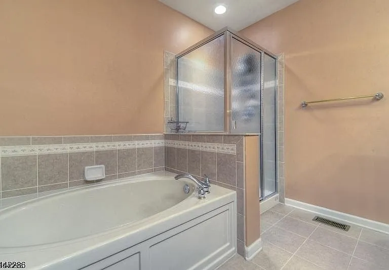 106 Donato Cir — Photo 15