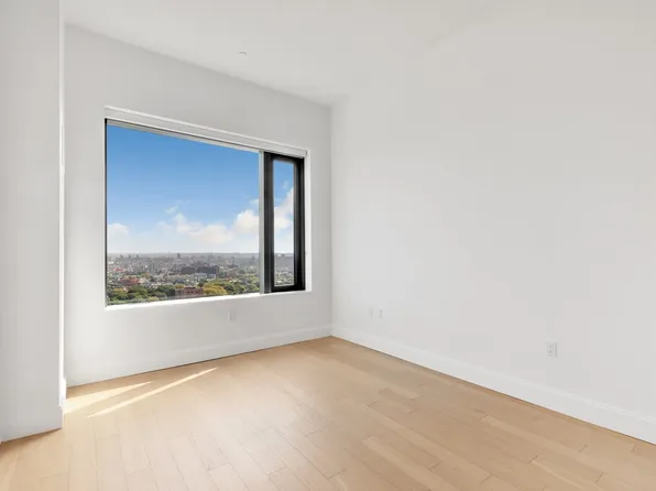 10 City Point image 7 of 28