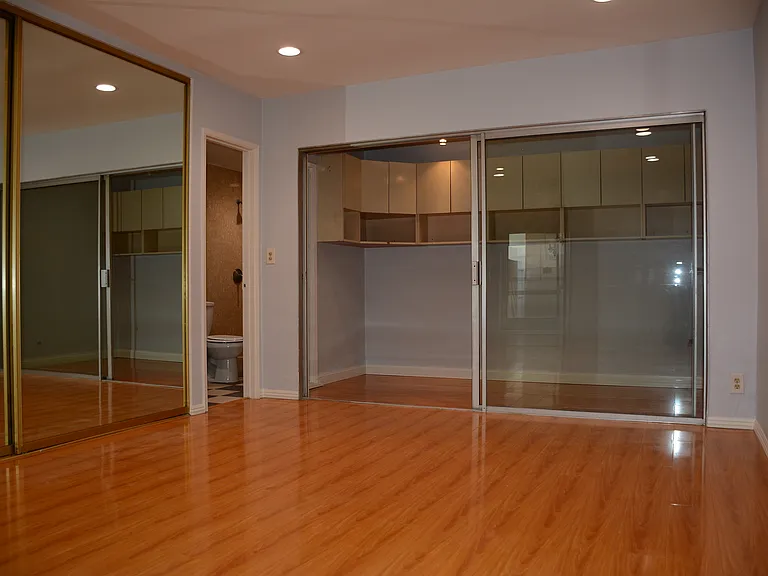 2135 Dashwood St — Photo 7