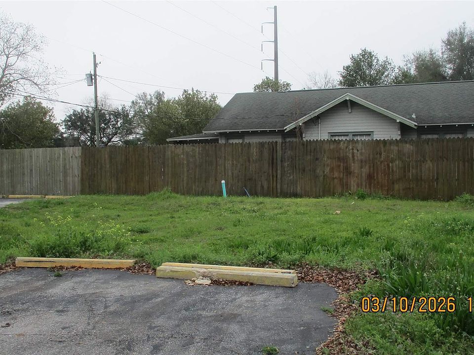 2nd image of 429 S Navy Blvd