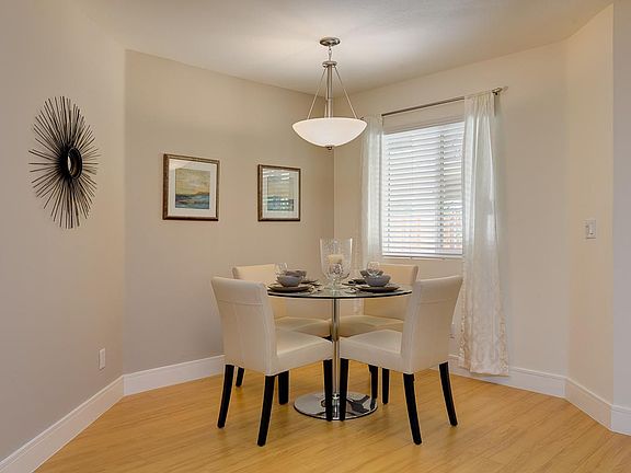 5th image of 910 N Martel Ave #109