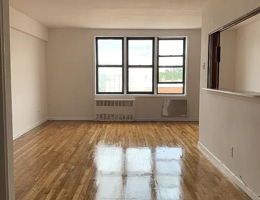 1st image of 14943 35th Ave #4R