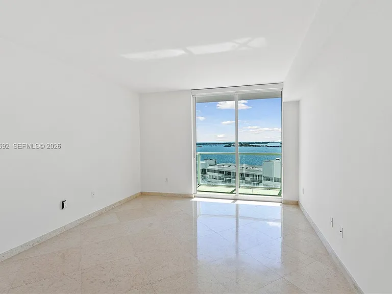 218 SE 14th St #1803 — Photo 15