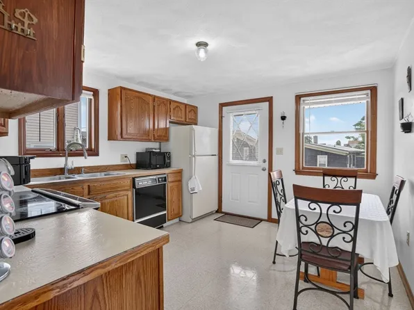 30 Brownville Ave, Lynn, MA 01902