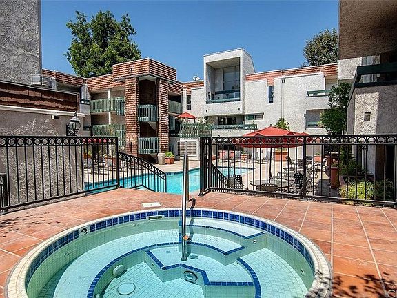 3rd image of 355 S Los Robles Ave Unit 106