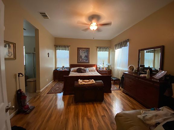 4th image of 961 La Paloma St