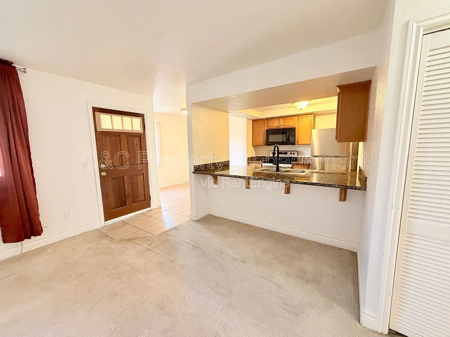 2 bed, 2.0 bath, 948 sqft, $2,425 — Photo 2