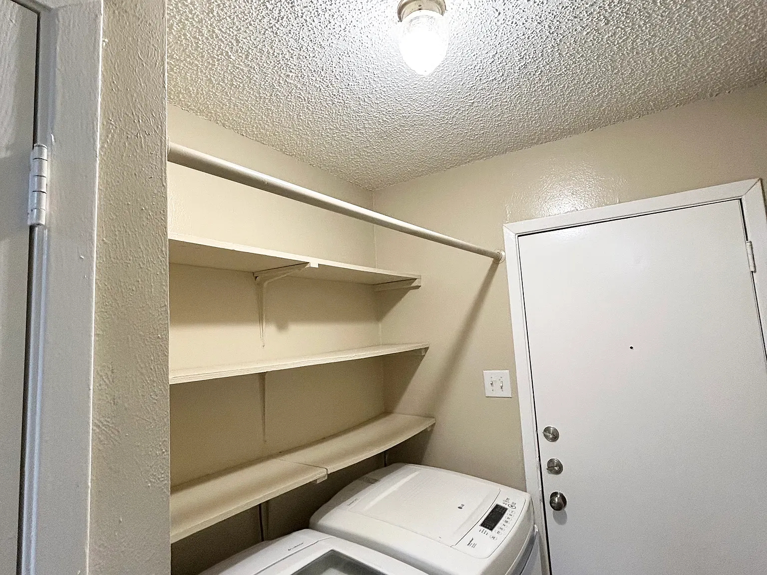 3 bed, 950 sqft, $1,750 — Photo 3