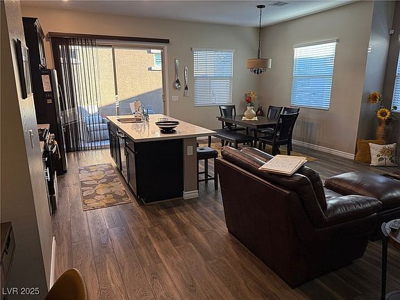 5th image of 742 Agave Falls St