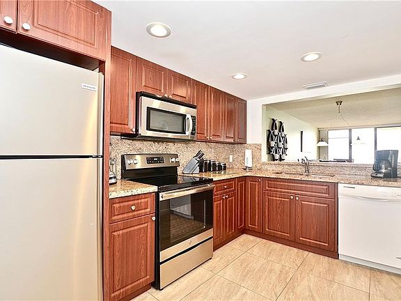 4th image of 7370 S Ocean Dr APT 713