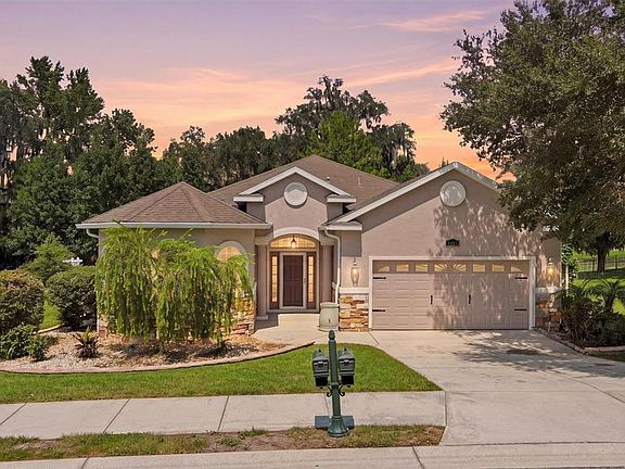 3rd image of 3803 SE 6TH AVENUE