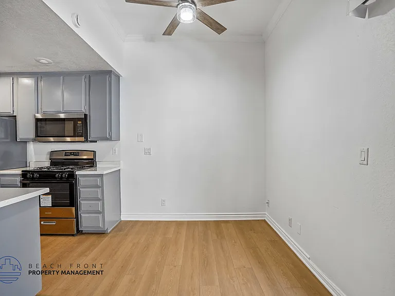 Rollingwood Apartments — Photo 21