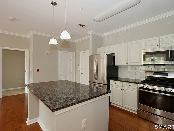 5th image of 35 Broad Street #107