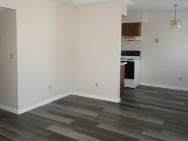 803 N Morrison St — Photo 3