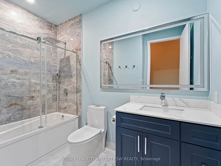 380 Macpherson Ave #324 — Photo 15