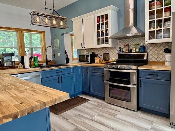 12th image of this home