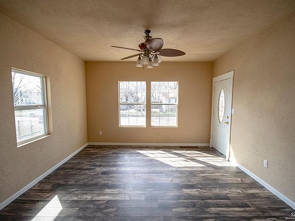 4th image of 310 N Phillips Ave
