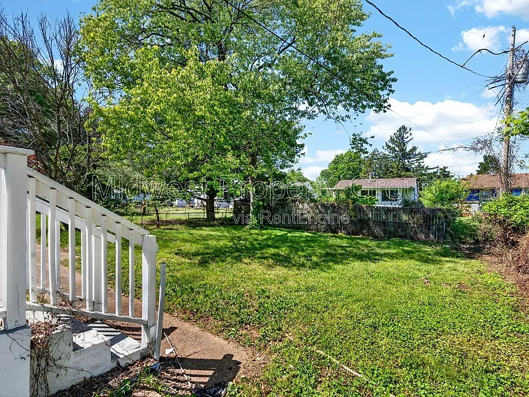409 Shepley Dr — Photo 22