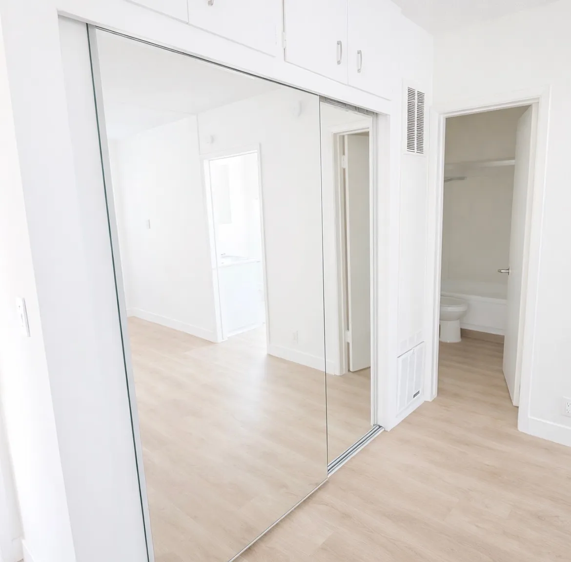 Studio, 450 sqft, $1,500 — Photo 3