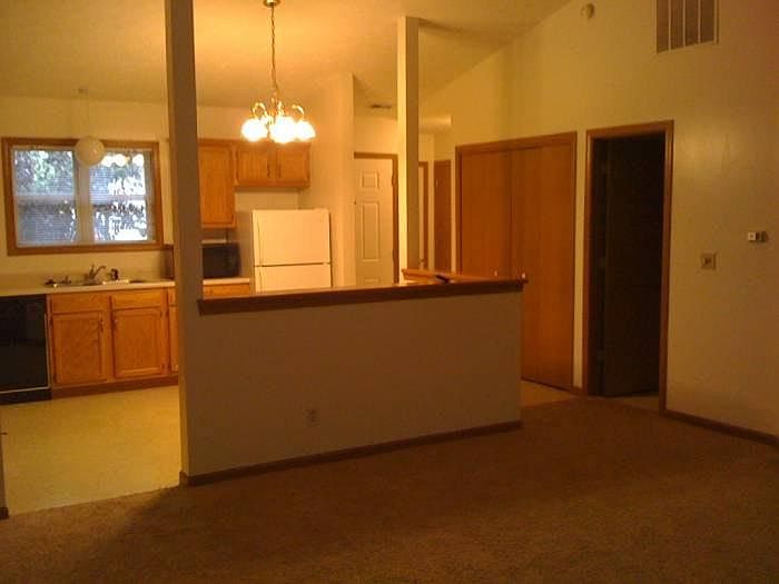 2nd image of 2039 Bridgewater Cir #B