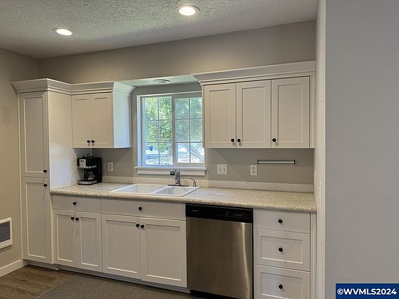 3rd image of 5006 SE Keel Ave