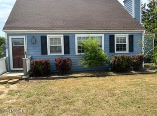 220 Bell St, Cedar Pt, NC 28584