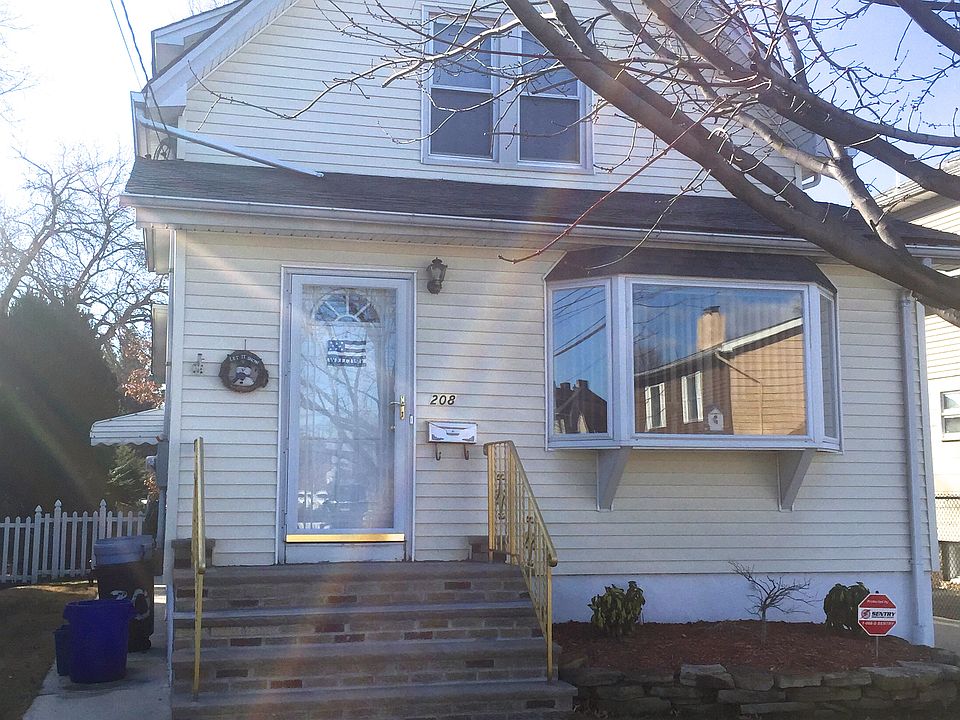 1st image of 208 Tontine Ave