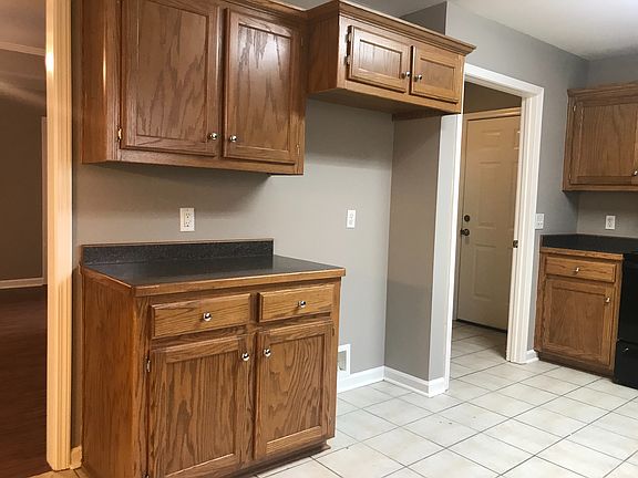 3rd image of 230 Autumnwood Dr