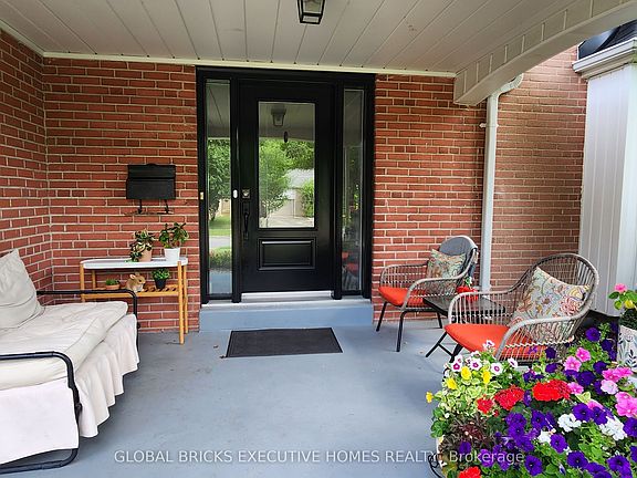 3rd image of 23 Whitefriars Dr