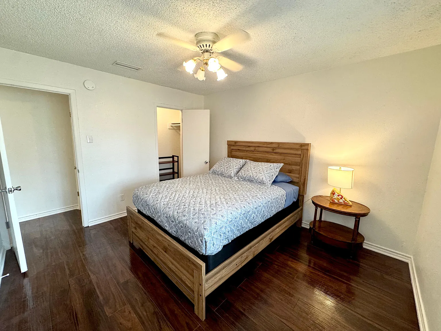 4 bed, 2046 sqft, $5,000 — Photo 1