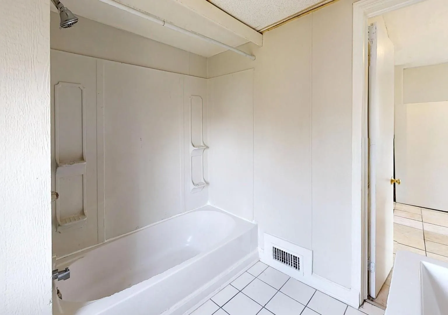 3186 W.52nd St. — Photo 2