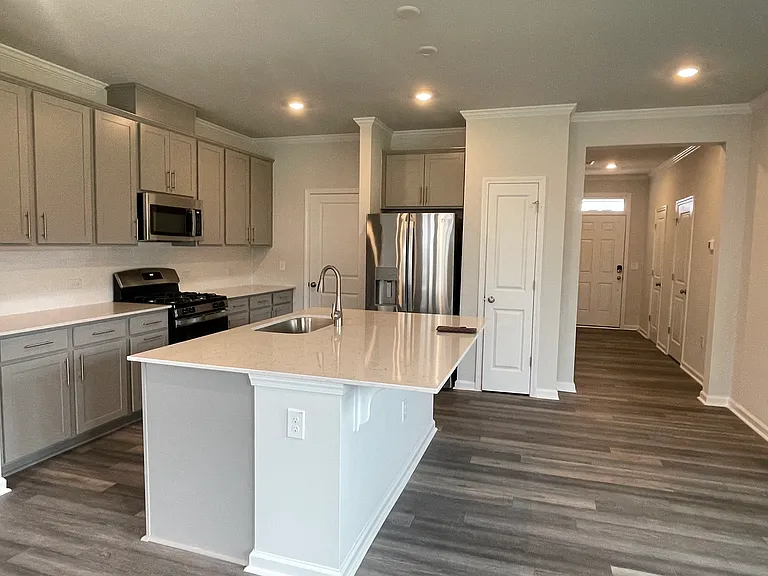 5851 Woodlawn Dr — Photo 7