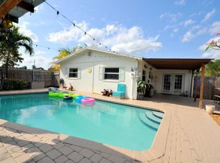 308 Henthorne Dr, Palm Springs, FL 33461