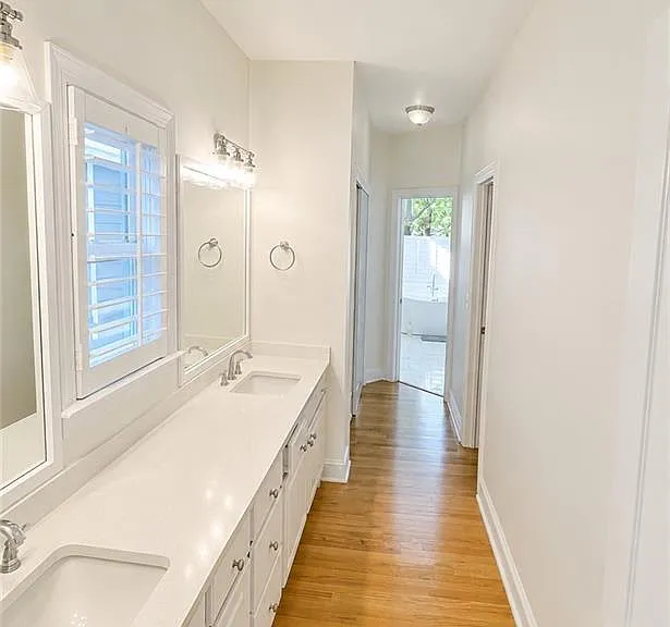 479 Woodward Ave SE — Photo 10