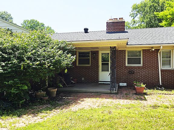 5th image of 4 Lilac Ln