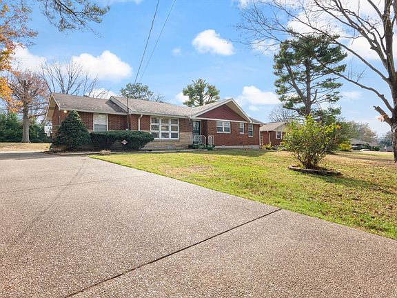 2nd image of 504 Glengarry Dr