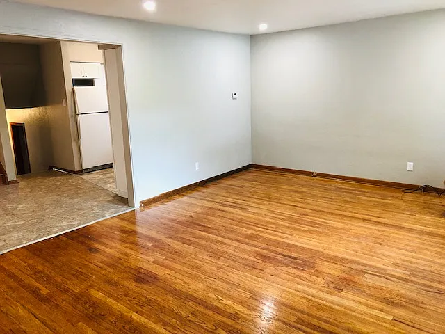 371 Spahr St — Photo 7