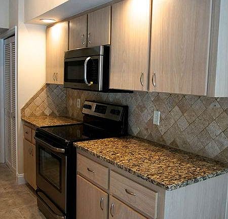 4th image of 12 Wood Haven Dr