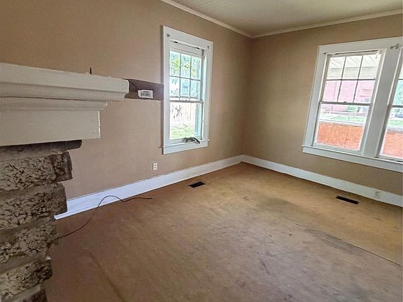 5th image of 1101 E Pine St
