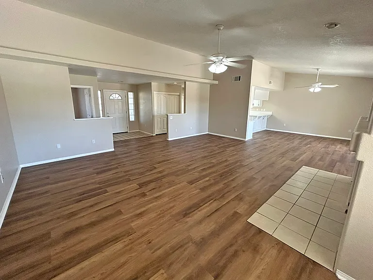 7728 Paisley Ave — Photo 12