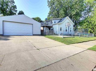 1003 S 9th St, Clinton, IA 52732