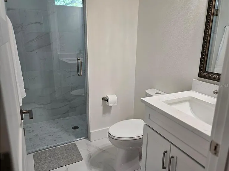 106 Lake Dr — Photo 17