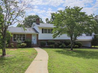 5735 Woodcrest Dr, Raleigh, NC 27603