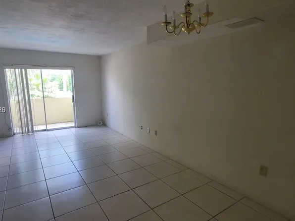 465 Swallow Dr Unit 9, Miami Springs, FL 33166