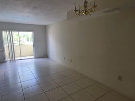 465 Swallow Dr, Miami Springs, FL